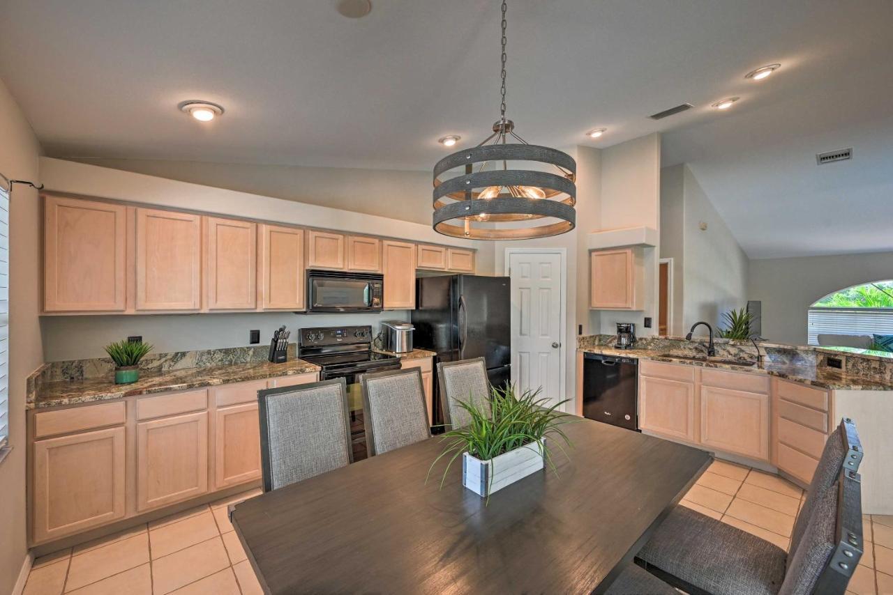 Pet-Friendly Escape With Dock And Kayaks In Cape Coral Villa Dış mekan fotoğraf